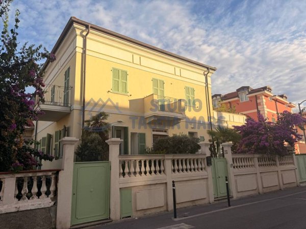 casa indipendente in vendita a Riva Ligure