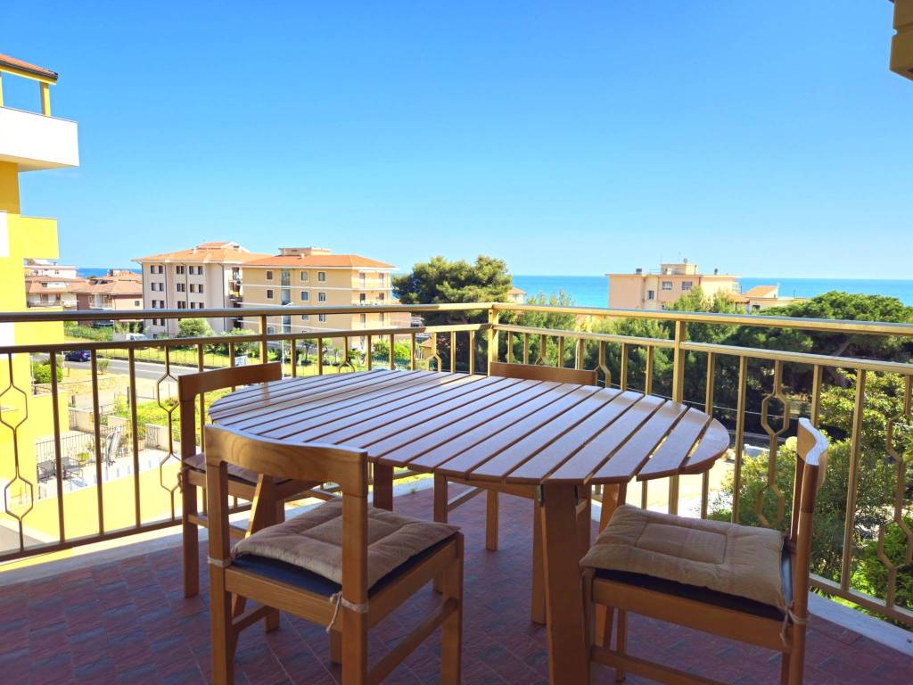 appartamento in vendita a Riva Ligure