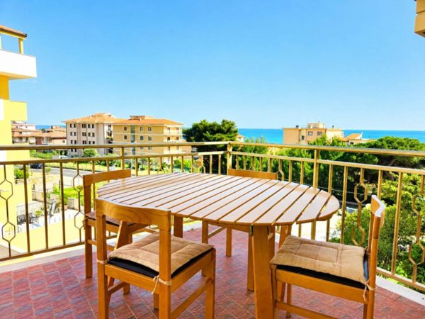 appartamento in vendita a Riva Ligure in zona Grange
