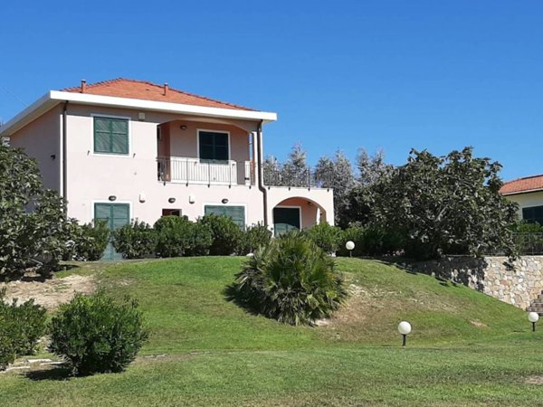 casa indipendente in vendita a Riva Ligure