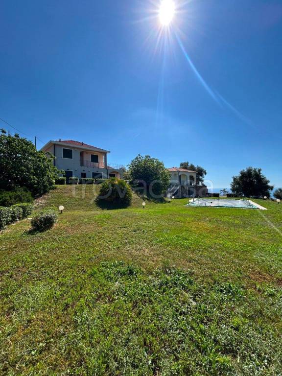 casa indipendente in vendita a Riva Ligure in zona Casai