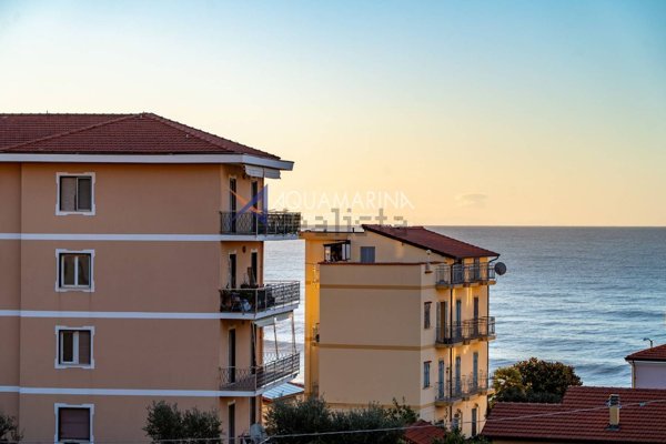 appartamento in vendita a Riva Ligure