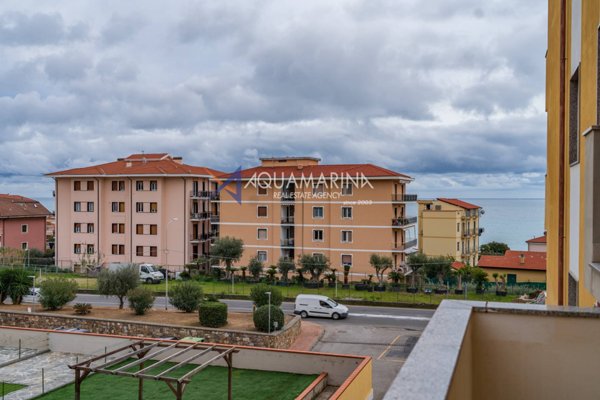appartamento in vendita a Riva Ligure