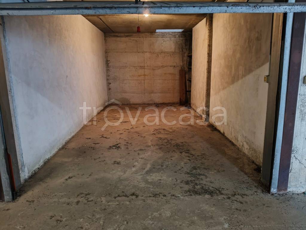 locale commerciale in vendita a Riva Ligure