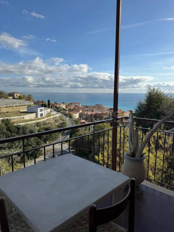appartamento in vendita a Riva Ligure in zona Casai