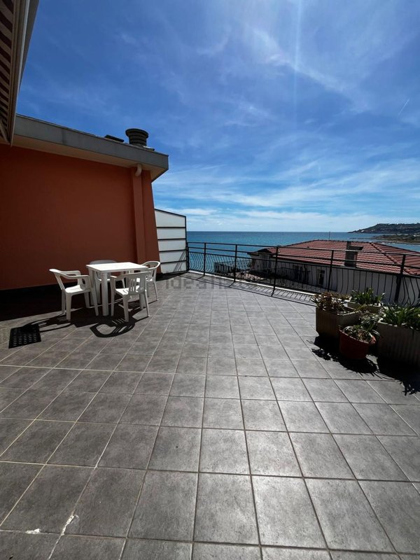appartamento in vendita a Riva Ligure