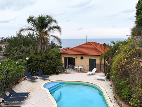 casa indipendente in vendita a Riva Ligure in zona Casai