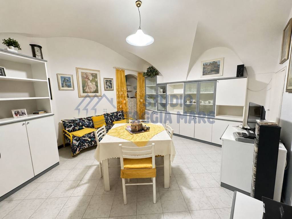 appartamento in vendita a Riva Ligure in zona Grange