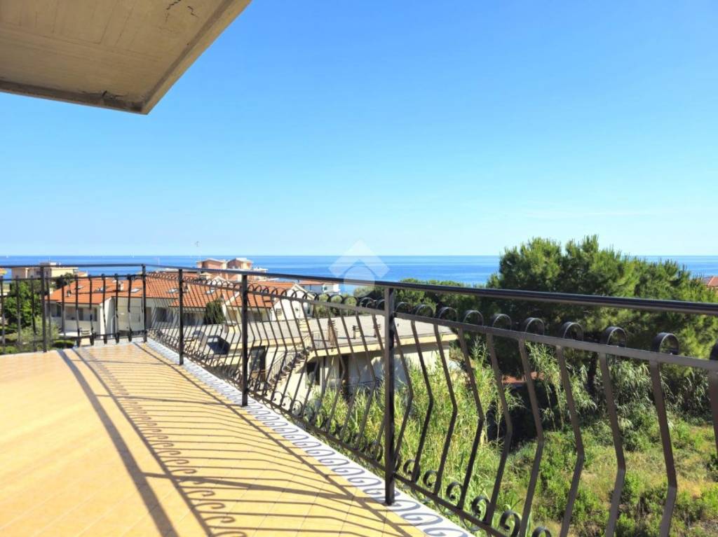 appartamento in vendita a Riva Ligure in zona Casai