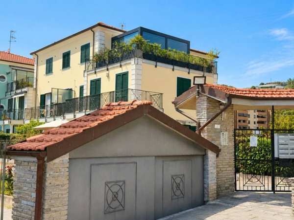 appartamento in vendita a Riva Ligure