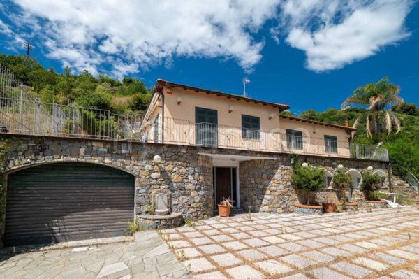 casa indipendente in vendita a Riva Ligure in zona Casai