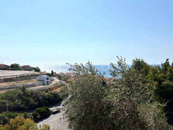 appartamento in vendita a Riva Ligure in zona Casai
