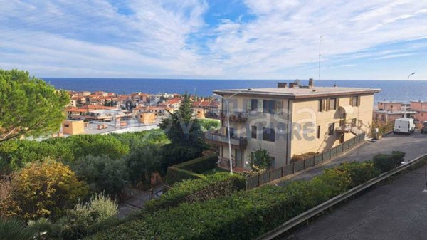 appartamento in vendita a Riva Ligure in zona Grange