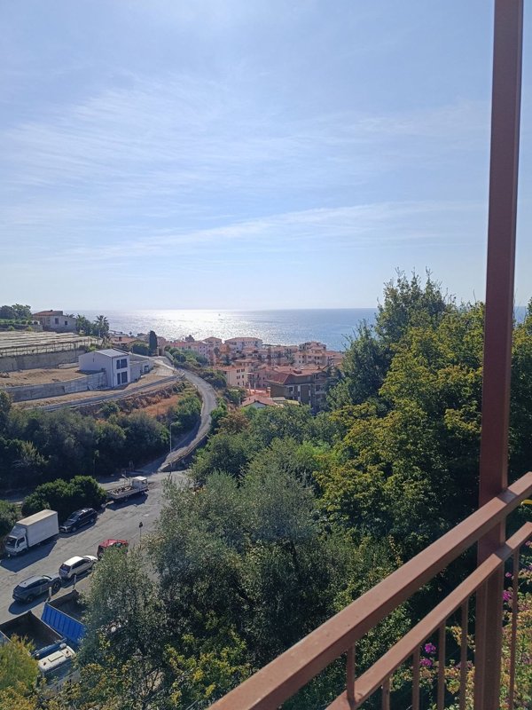 appartamento in vendita a Riva Ligure in zona Casai