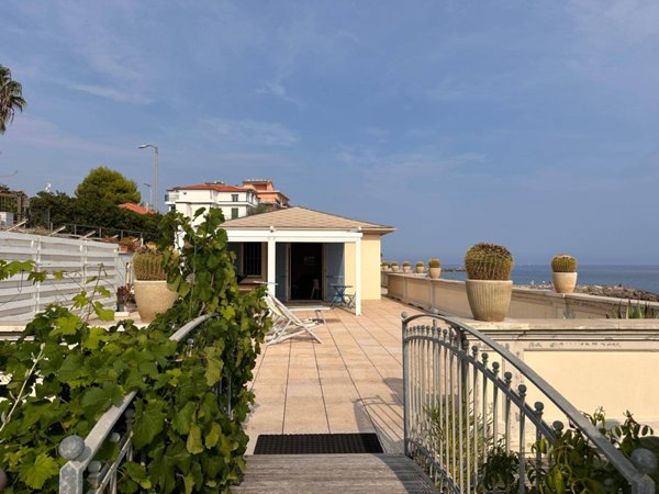 casa indipendente in vendita a Riva Ligure in zona Grange