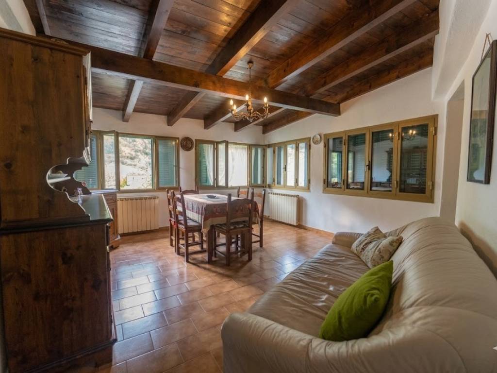 appartamento in vendita a Rocchetta Nervina