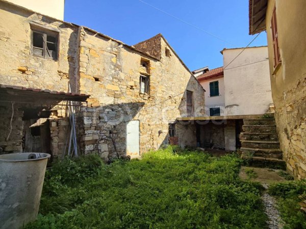 casa indipendente in vendita a San Bartolomeo al Mare in zona Chiappa