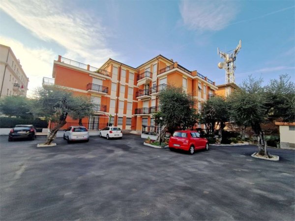 locale di sgombero in vendita a San Bartolomeo al Mare