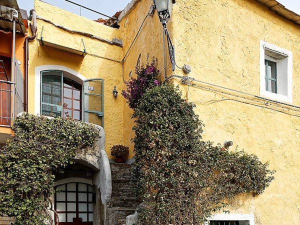 casa indipendente in vendita a San Bartolomeo al Mare in zona Pairola