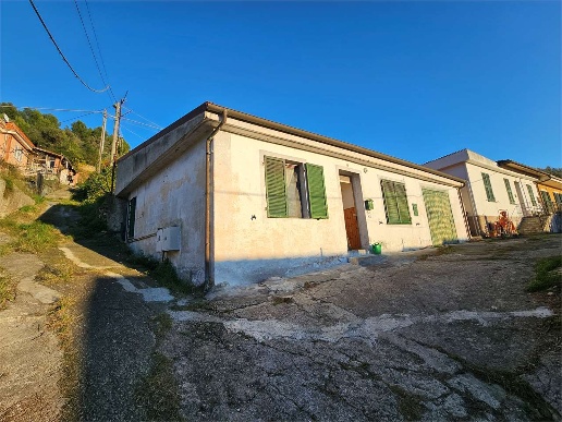casa indipendente in vendita a San Bartolomeo al Mare