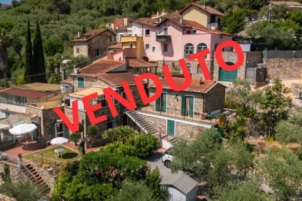 casa indipendente in vendita a San Bartolomeo al Mare