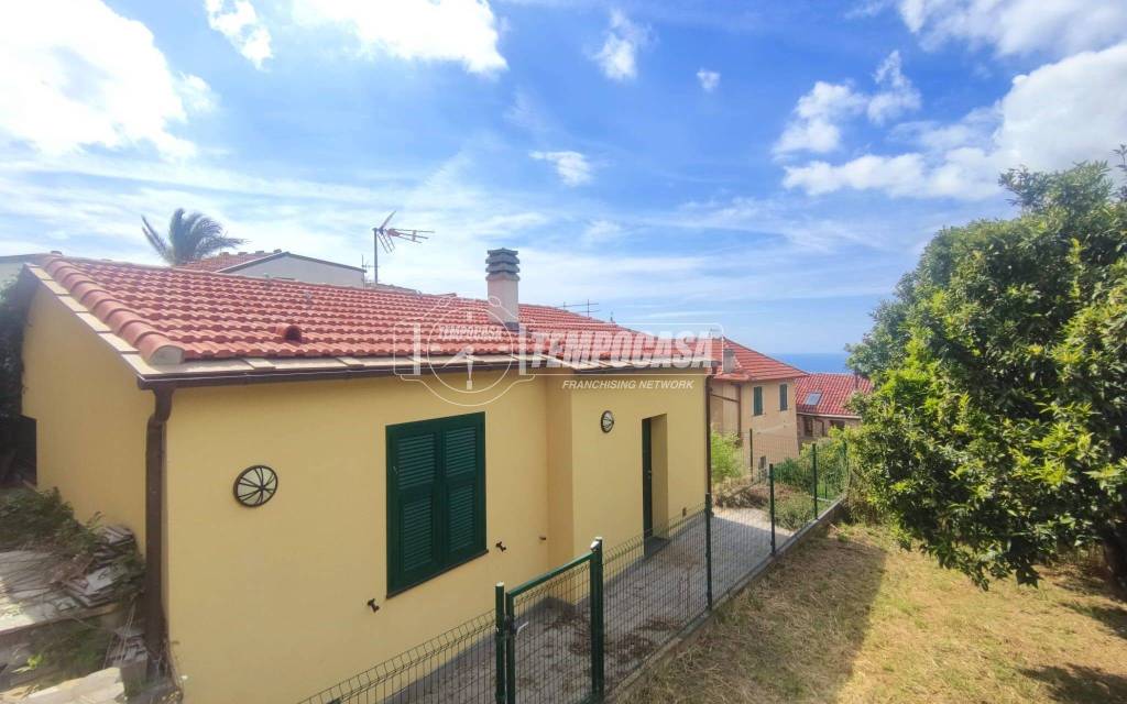 casa indipendente in vendita a San Bartolomeo al Mare