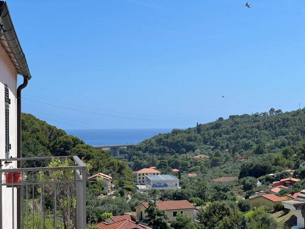appartamento in vendita a San Bartolomeo al Mare in zona Pairola