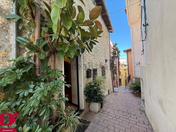 casa indipendente in vendita a San Bartolomeo al Mare in zona Pairola