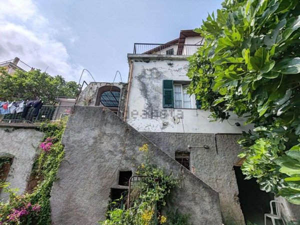 casa indipendente in vendita a San Bartolomeo al Mare in zona Chiappa