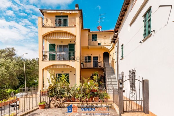 appartamento in vendita a San Bartolomeo al Mare in zona Pairola