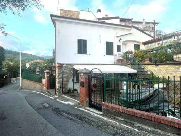 appartamento in vendita a San Bartolomeo al Mare in zona Pairola