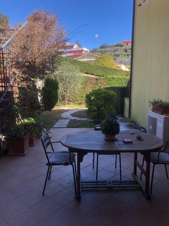 appartamento in vendita a San Bartolomeo al Mare in zona Pairola