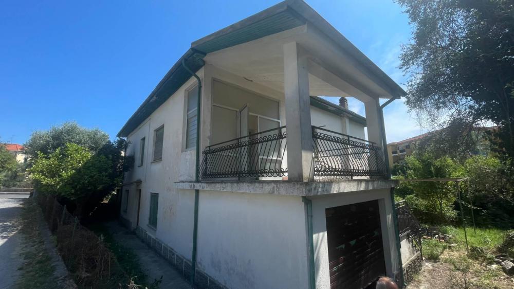 casa indipendente in vendita a San Bartolomeo al Mare