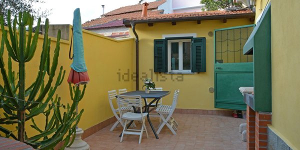 casa indipendente in vendita a San Bartolomeo al Mare in zona Pairola