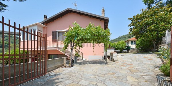 casa indipendente in vendita a San Bartolomeo al Mare
