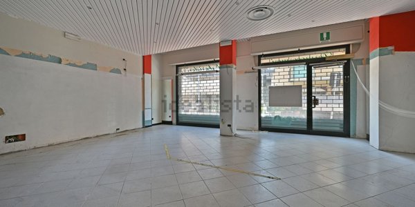 locale commerciale in vendita a San Bartolomeo al Mare