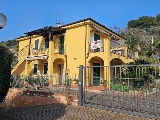 appartamento in vendita a San Bartolomeo al Mare in zona Pairola