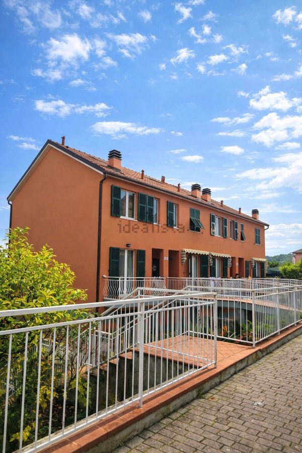 casa indipendente in vendita a San Bartolomeo al Mare