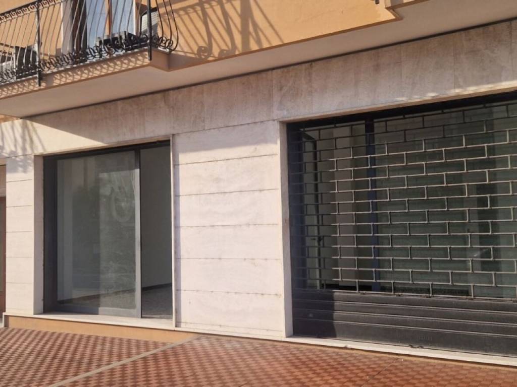 locale commerciale in vendita a San Bartolomeo al Mare
