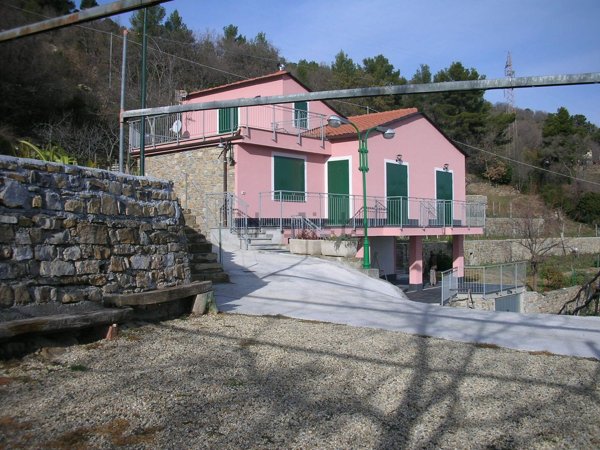 casa indipendente in vendita a San Bartolomeo al Mare in zona Pairola