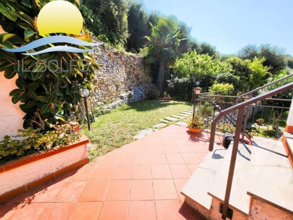 appartamento in vendita a San Bartolomeo al Mare in zona Pairola