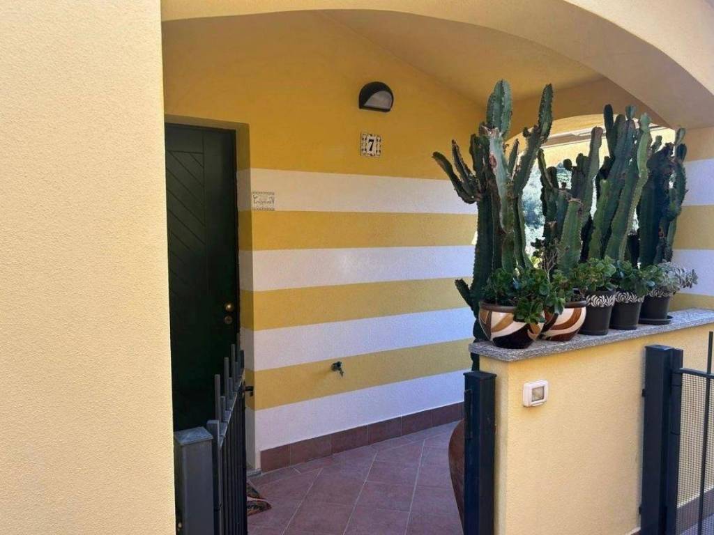 appartamento in vendita a San Bartolomeo al Mare in zona Pairola