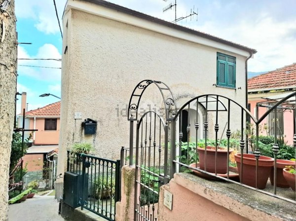 casa indipendente in vendita a San Bartolomeo al Mare in zona Pairola