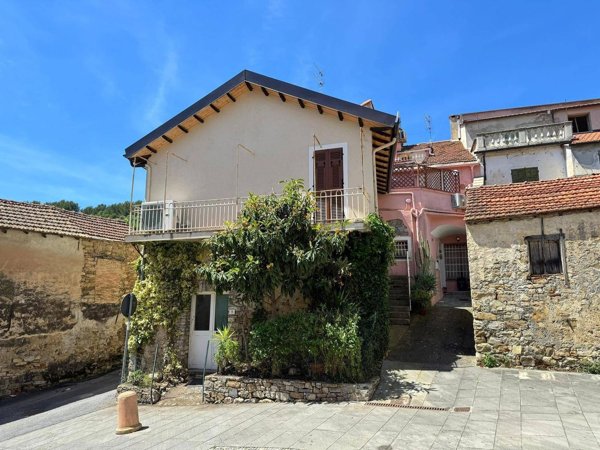 appartamento in vendita a San Bartolomeo al Mare in zona Pairola