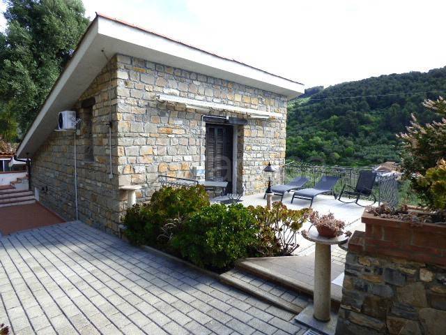 casa indipendente in vendita a San Bartolomeo al Mare in zona Pairola