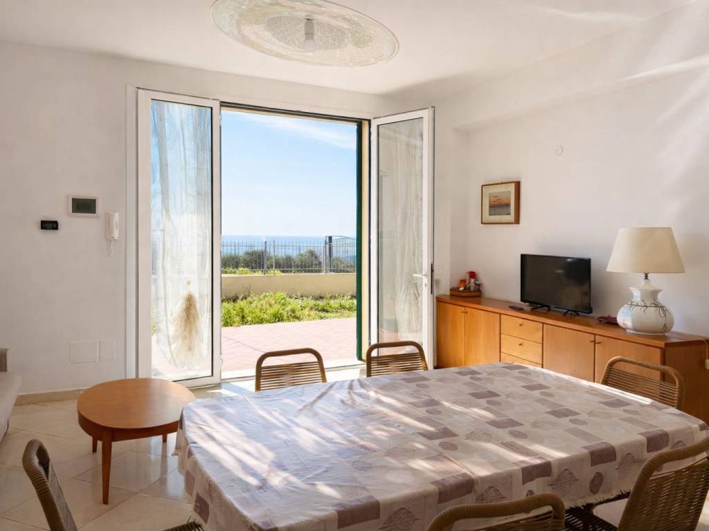 appartamento in vendita a San Bartolomeo al Mare in zona Chiappa