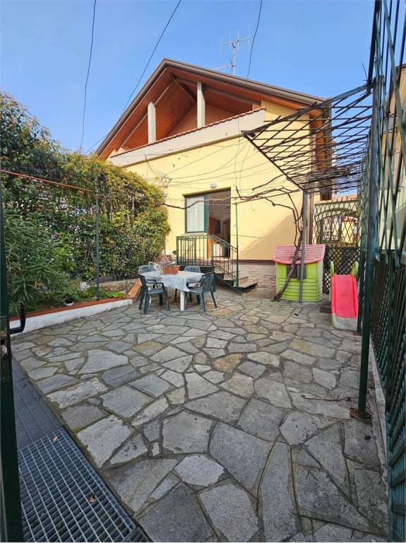 casa indipendente in vendita a San Bartolomeo al Mare