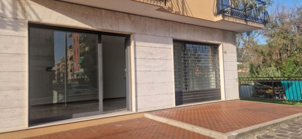 locale commerciale in vendita a San Bartolomeo al Mare