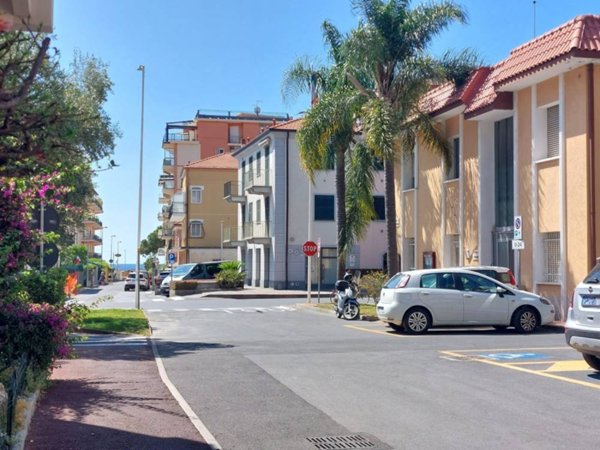 box auto in vendita a San Bartolomeo al Mare