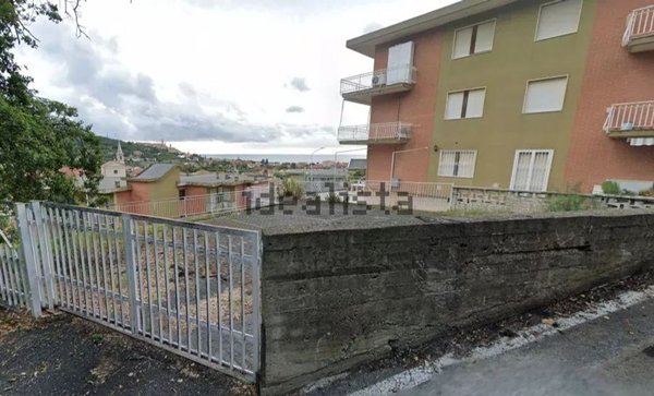 box auto in vendita a San Bartolomeo al Mare